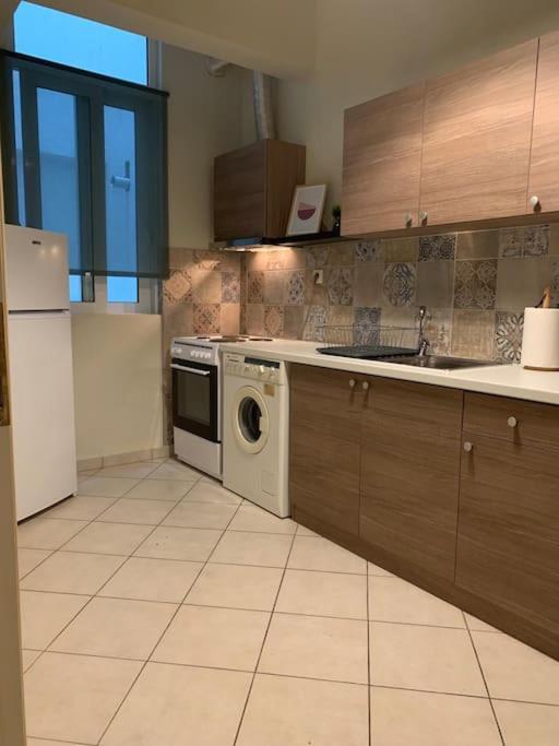 טריפוליס Central Artistic 2-Bedroom Apartment 79Sqm מראה חיצוני תמונה