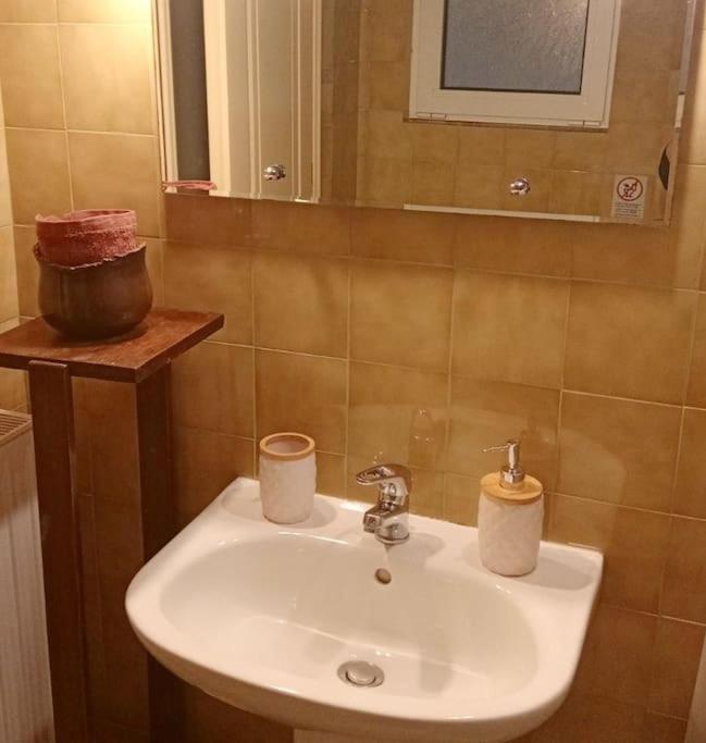 טריפוליס Central Artistic 2-Bedroom Apartment 79Sqm מראה חיצוני תמונה